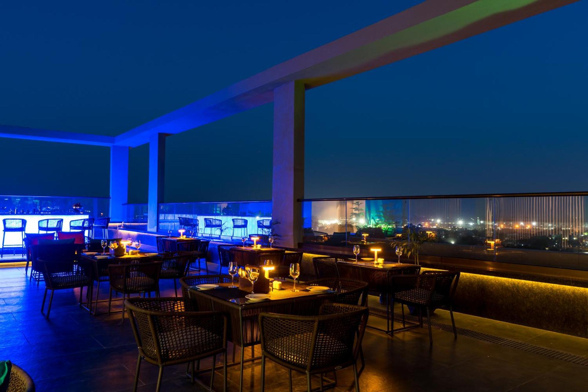 Holiday Inn Lucknow Airport By Ihg Екстер'єр фото
