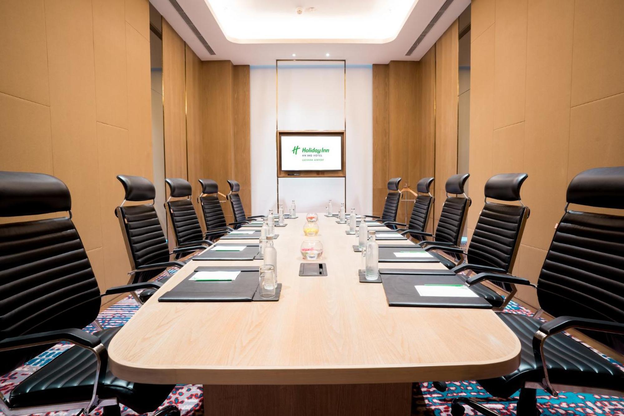 Holiday Inn Lucknow Airport By Ihg Екстер'єр фото
