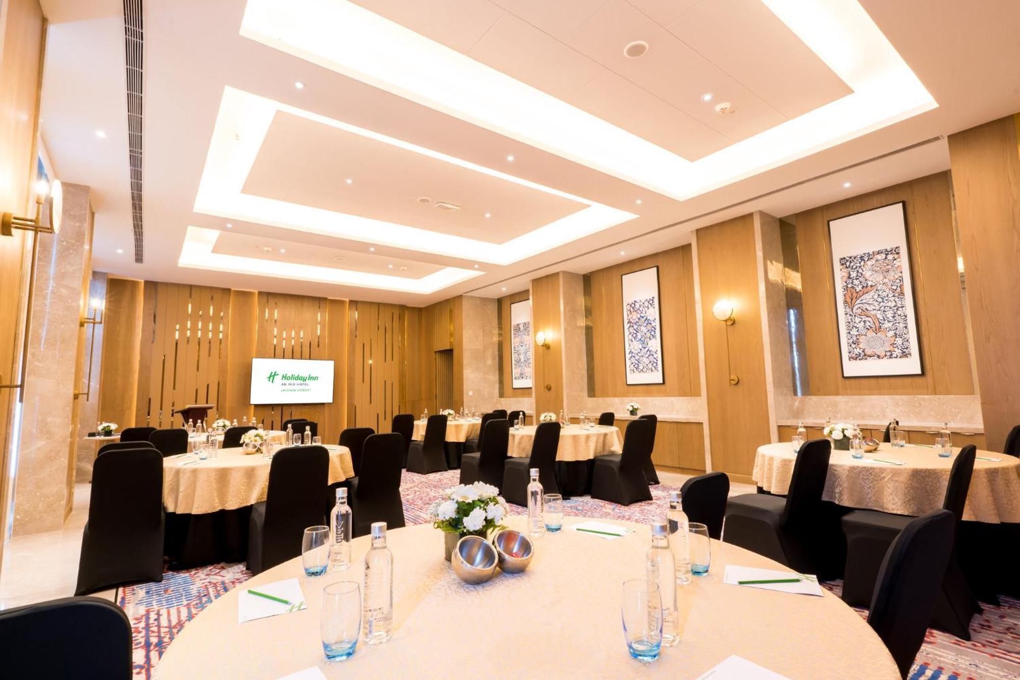 Holiday Inn Lucknow Airport By Ihg Екстер'єр фото