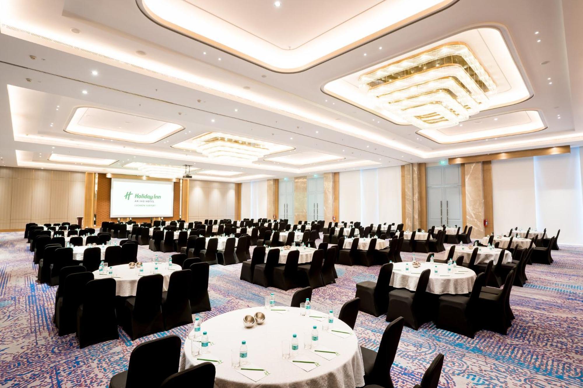 Holiday Inn Lucknow Airport By Ihg Екстер'єр фото