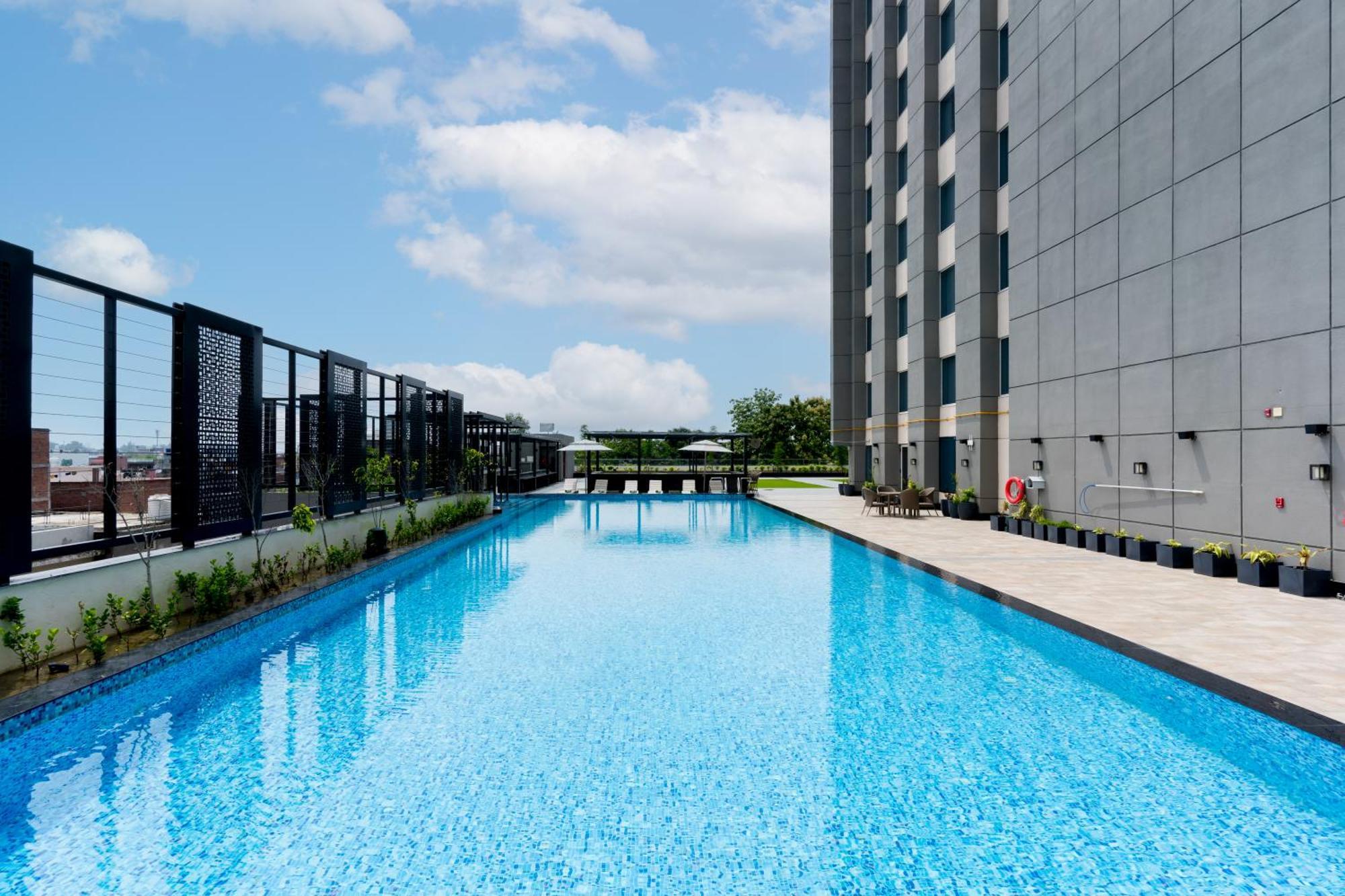 Holiday Inn Lucknow Airport By Ihg Екстер'єр фото